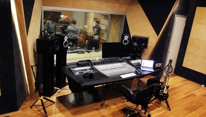 想免費(fèi)體驗(yàn)Rupert Neve的頂級音頻設(shè)備嗎?快來魔石錄音棚參加活動吧!